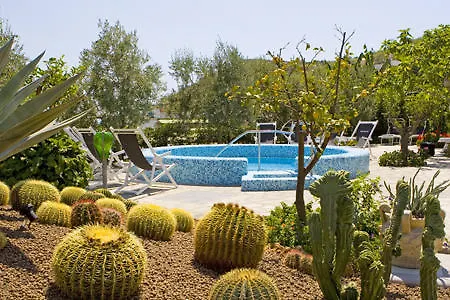 Otel Miralisa 3*